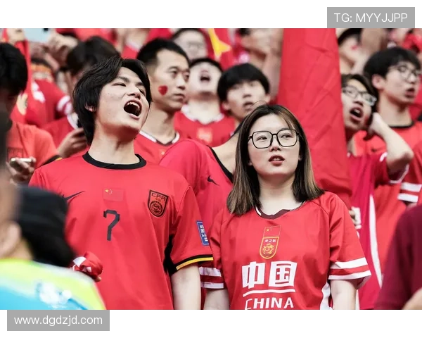 国足再度集结备战世预赛全新阵容亮相引发球迷热烈讨论