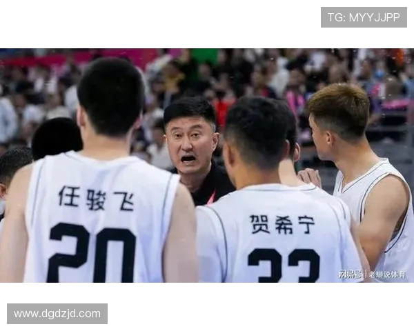 中国篮球联赛新赛季揭幕战激烈上演，广东队险胜辽宁队夺开门红