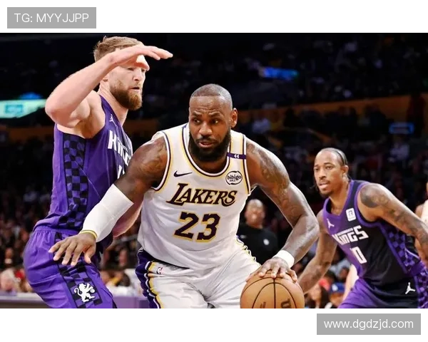 詹姆斯再创历史里程碑 湖人鏖战加时力克勇士重返西部前三 詹姆斯再创历史里程碑 湖人鏖战加时力克勇士重返西部前三