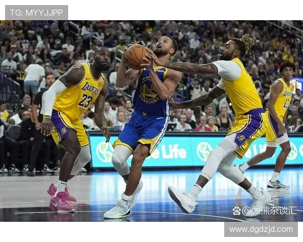 NBA最新动态:詹姆斯领衔湖人迎战勇士 库里伤情恢复情况成焦点 NBA最新动态:詹姆斯领衔湖人迎战勇士 库里伤情恢复情况成焦点