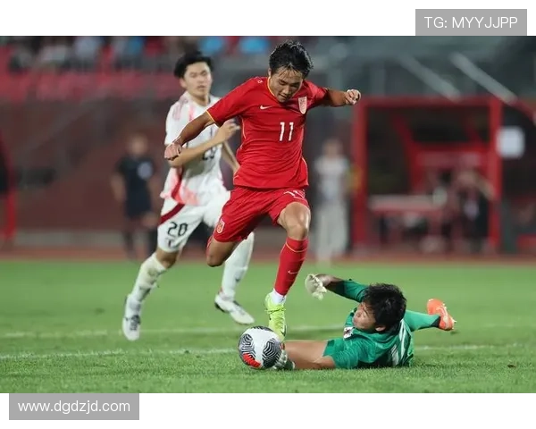 新赛季中国足球联赛揭幕强队争锋青年球员迎来成长机遇与国际赛场接轨 新赛季中国足球联赛揭幕强队争锋青年球员迎来成长机遇与国际赛场接轨