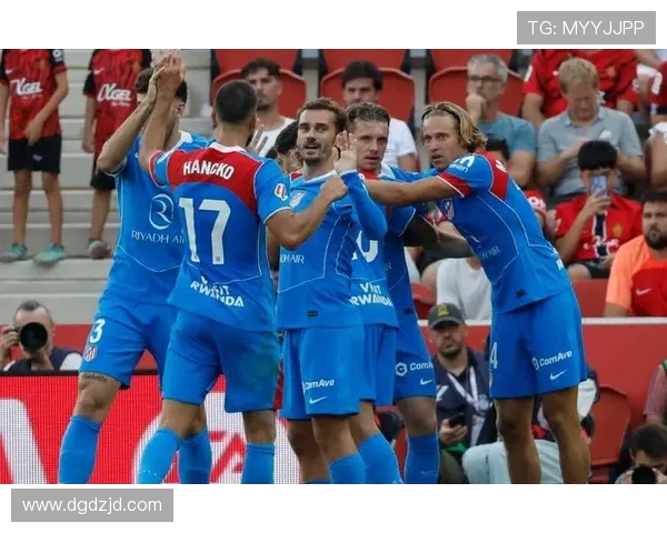 西甲联赛最新动态 巴萨主场力克马竞 皇马遭遇连败引发争议 西甲联赛最新动态 巴萨主场力克马竞 皇马遭遇连败引发争议